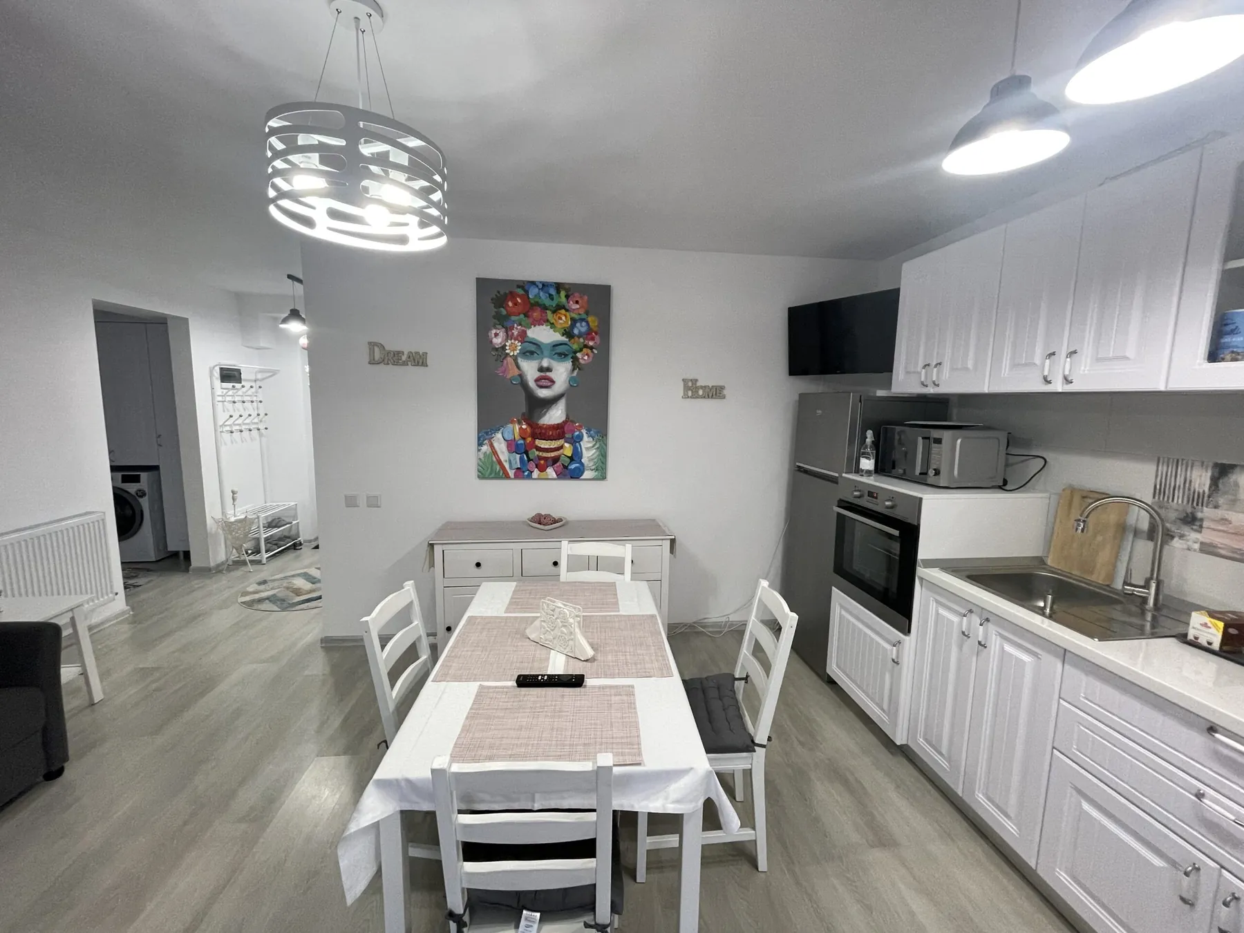 Living în apartamentul Castle Residence Eminescu din Bușteni
